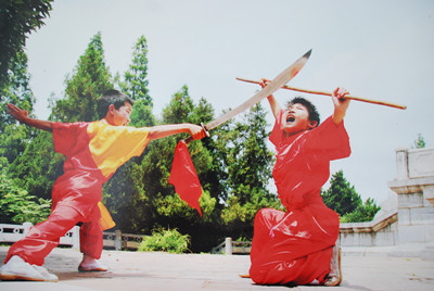  p>邳州碾庄精英文武学校,精武搏击俱乐部,坐落在江苏省邳州市碾庄