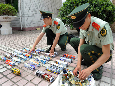 一九九○年查获走私案件四万一千六百余起,罚没总值人民币十六亿一千