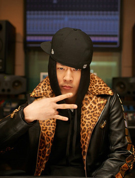  p>teddy,本名朴洪俊(         ),1978年9月14日出生于韩国,韩国歌手