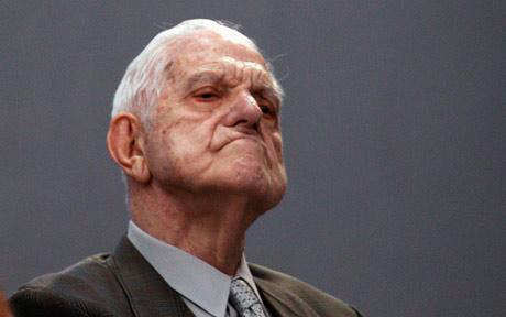  p data-id="gnb3c3cx8t">雷纳尔多·比尼奥内