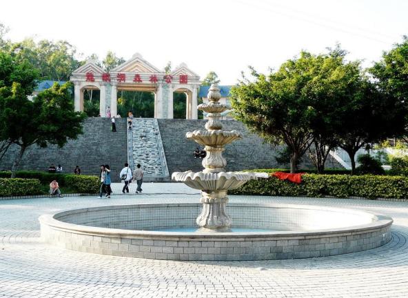 yrw">龙洞村是广东省 a target="_blank" href="/item/广州市/21808"