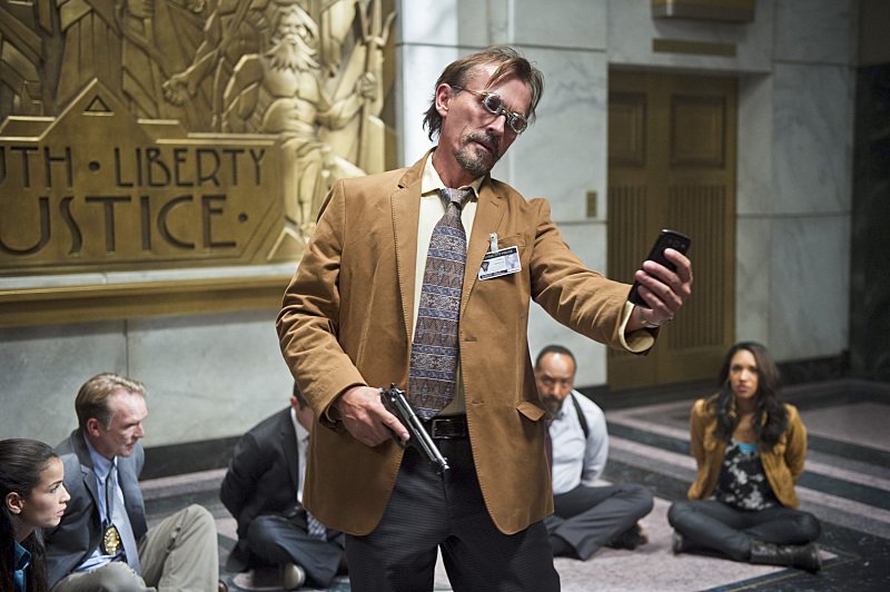  p>罗伯特·克耐普( i>robert knepper /i>),1959年7月8日生于俄亥俄