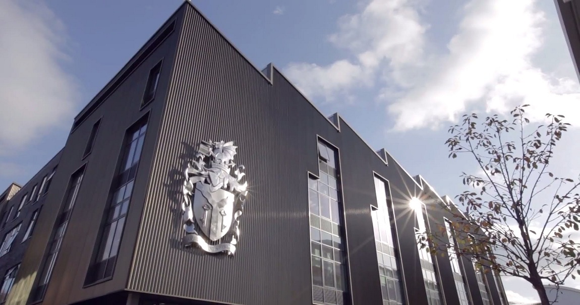  p>卡迪夫城市大学(cardiff metropolitan university)始建于1865年