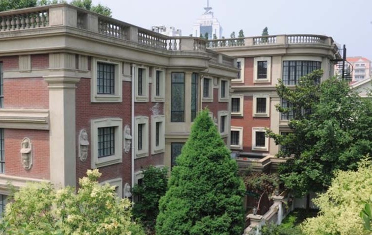  p>上海御席公馆坐落于交通便利且历史悠久的上海原法租界区域,公馆由