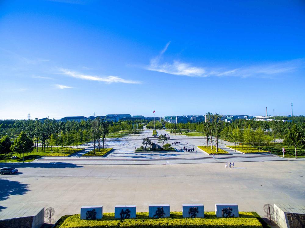  p>潍坊医学院是山东省省属全日制普通高等医学院校,坐落于山东半岛