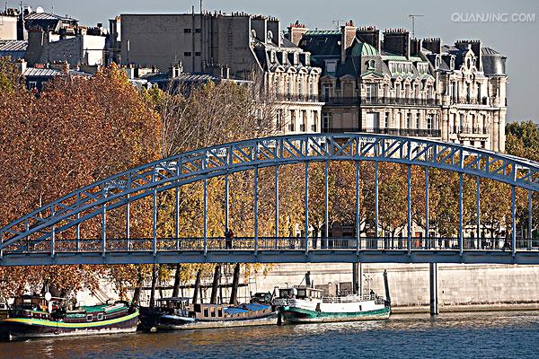  p data-id="gnx4f8atsf">塞纳河畔项目位于武汉中央活动区稀缺滨水