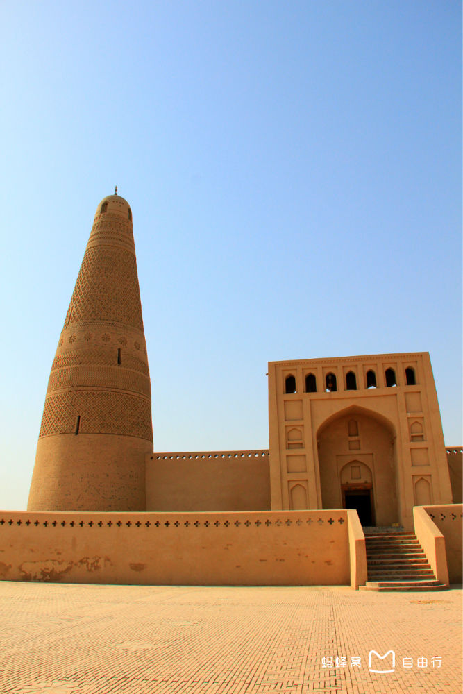  p>苏公塔礼拜寺,位于新疆 a target="_blank" href="/item/吐鲁番市