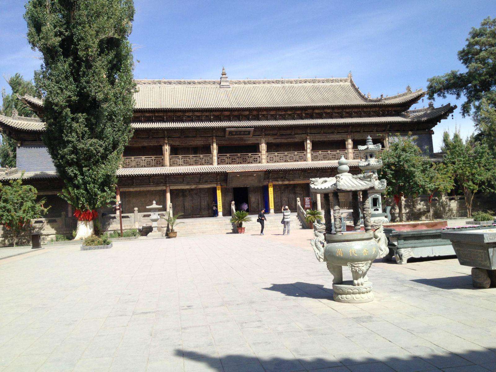  p data-id="gnx0p4b4cf">西宁大佛寺位于青海省西宁市教场街东南端