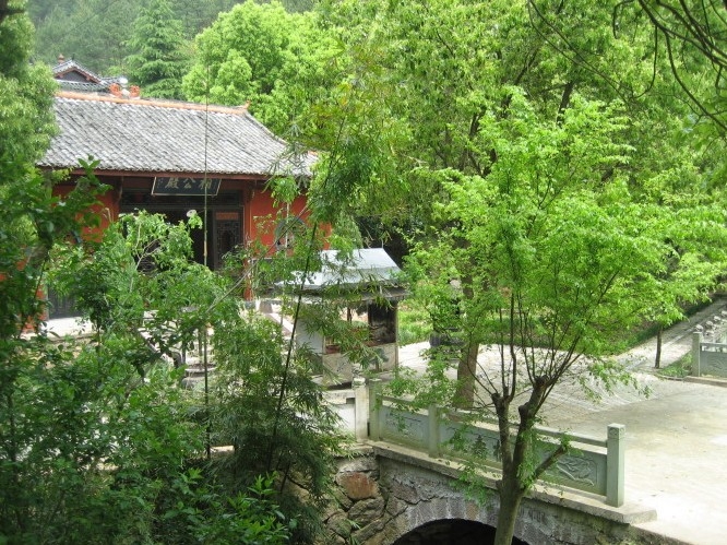  p>社姆山位于浙江省 a target="_blank" href="/item/东阳">东阳 /a>