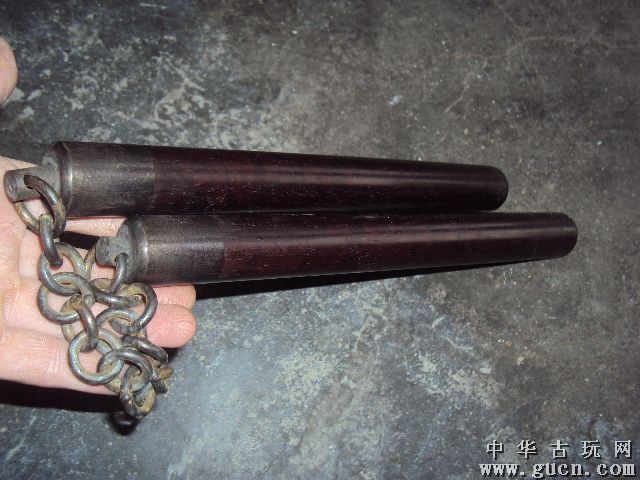  p data-id="gnrvjn3zb6">双节棍又名二节棍,双截棍,两节棍,二龙棍,是