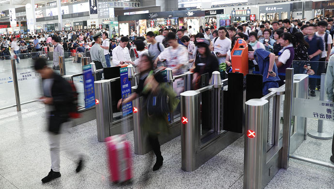  p>上海虹桥站(shanghai hongqiao railway station),位于中国 a