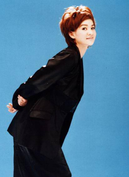  p>柯以敏(mindy quah),1972年3月30日出生于马来西亚槟城,马来西亚