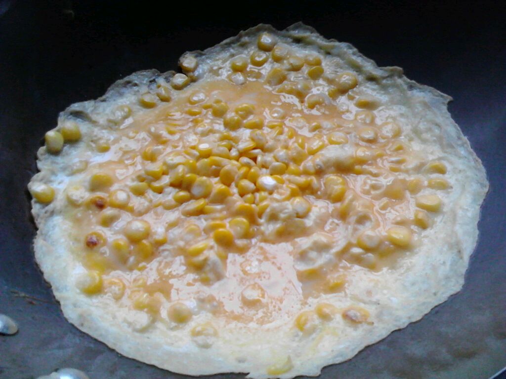  p>玉米粒蛋饼,以鸡蛋,面粉为主料的食品. /p>