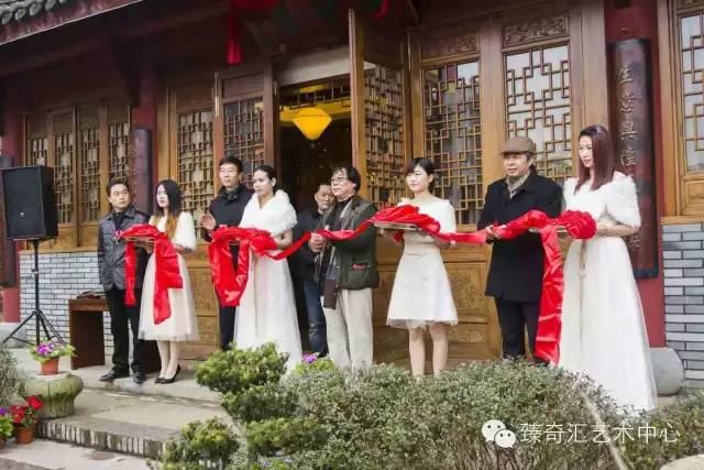  p>12月26日,臻奇汇艺术馆新昌分馆--臻奇楼开馆,同时举行东方意象