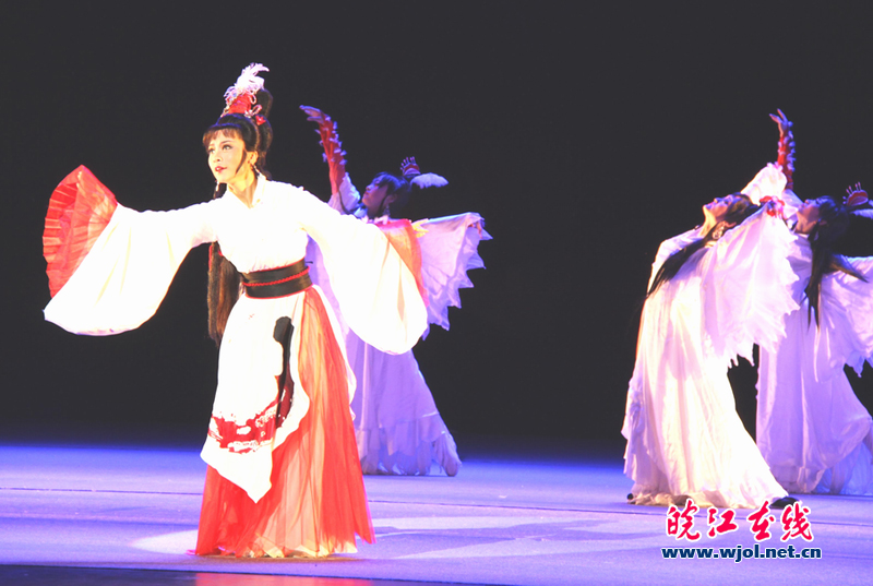  p>仝婷,女, a target="_blank" href="/item/黄梅戏/2677" data