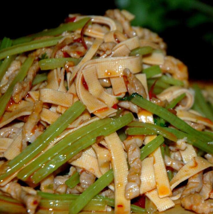 芹菜肉丝炒千张