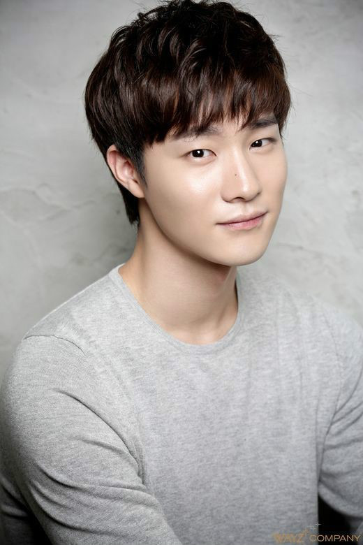 27">全范秀(         ,jeon beom soo)1990年9月20日出生的韩国男模特