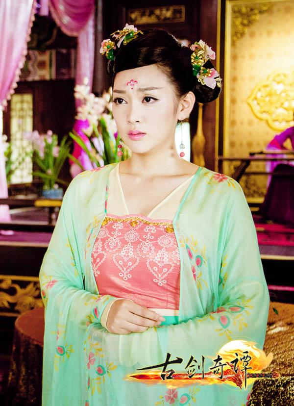  p>郝泽嘉 i>(原名:郝安磊), /i>1988年4月2日出生于黑龙江省鹤岗 