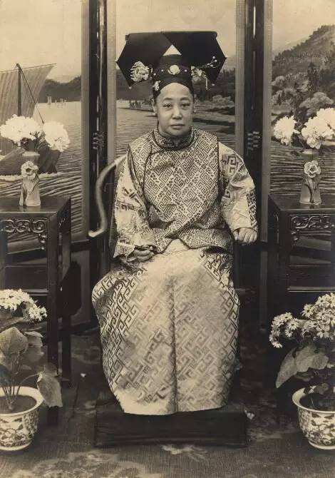 瑾妃：生前奢华死后寒酸的太妃，靠娘家才葬的风光_百科TA说