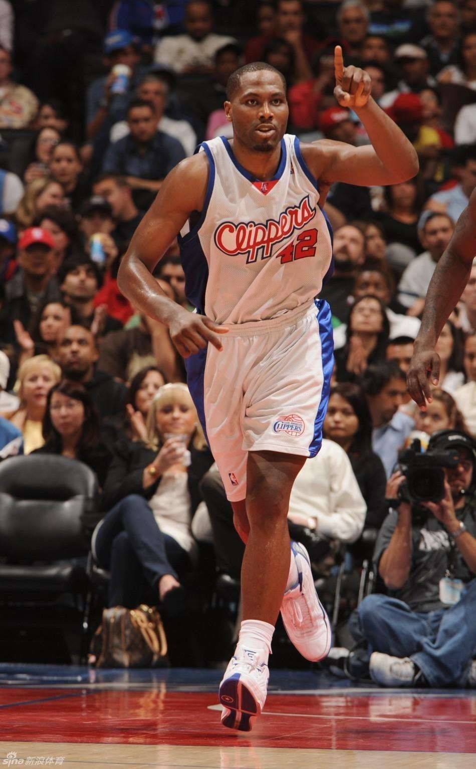  p data-id="gnrw4xgumq">埃尔顿·布兰德(elton brand),1979年3月11