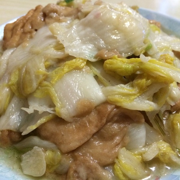  p>面筋炒大白菜是一道由面筋,大白菜等做成的美食. /p>