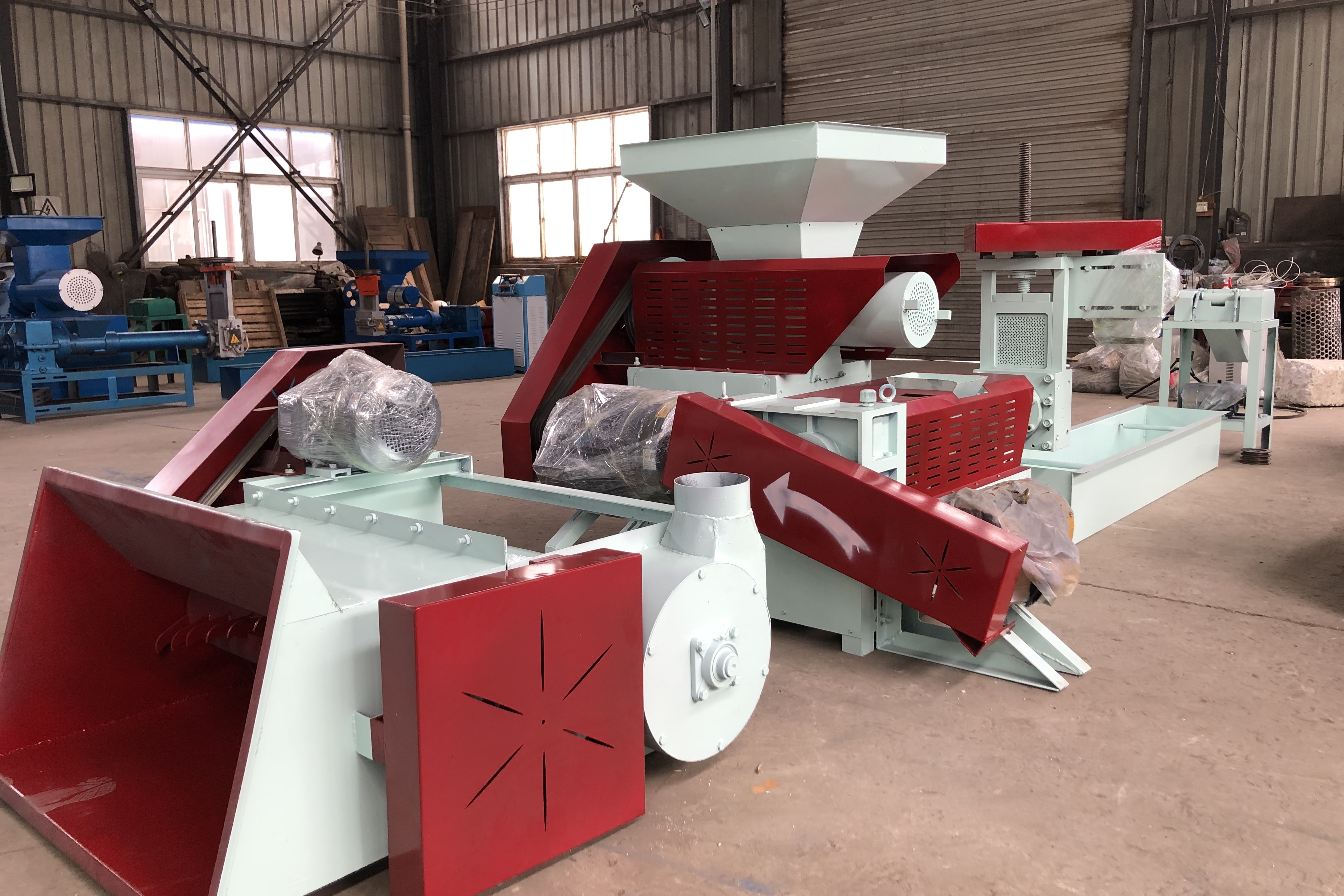 泡沫造粒机:又叫 a href="#" data-lemmaid="4839561">泡沫颗粒机 /a>