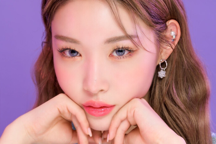  p>金请夏(         ,kim chung ha),原名金灿美(         ),1996年2