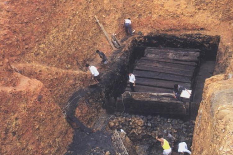  p data-id="gmx1pjjdd3">虎溪山汉墓,西汉沅陵侯家族墓.