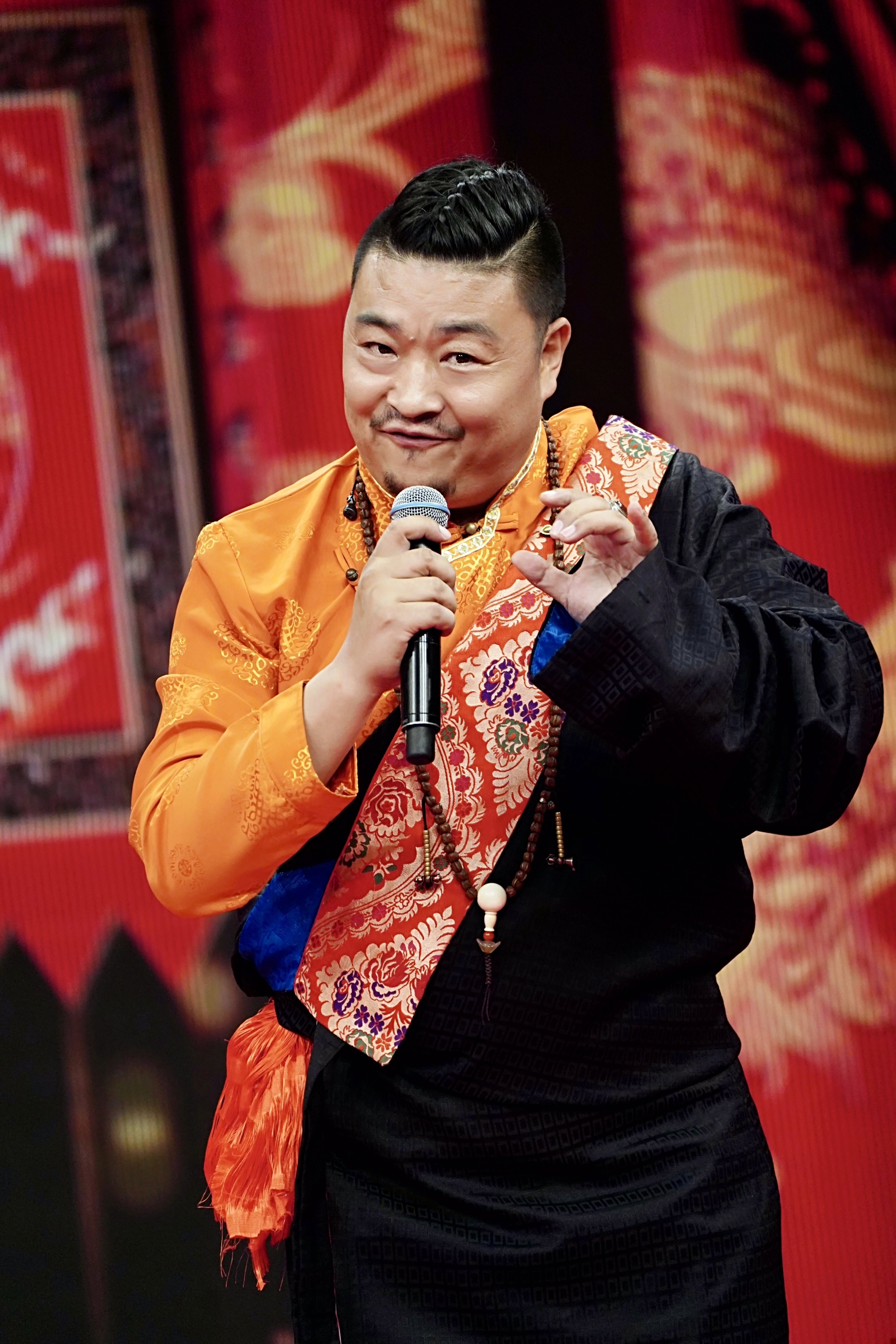  p data-id="gnwwxbnxjj">仁青东珠:藏族相声演员,影视演员,编导,制片