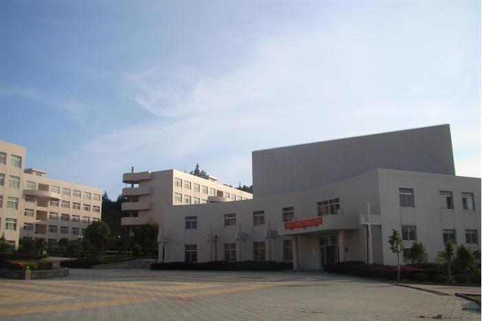 data-lemmaid="6823035">洞头县 /a>初级中学,1965年改为洞头中学