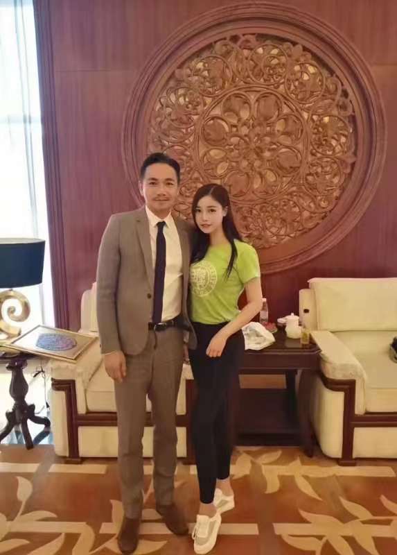  p data-id="tlgeiqnlyzmk">王珊,出生于湖北省,中国内地影视女演员, 