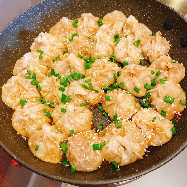 水晶鸭肉水煎包