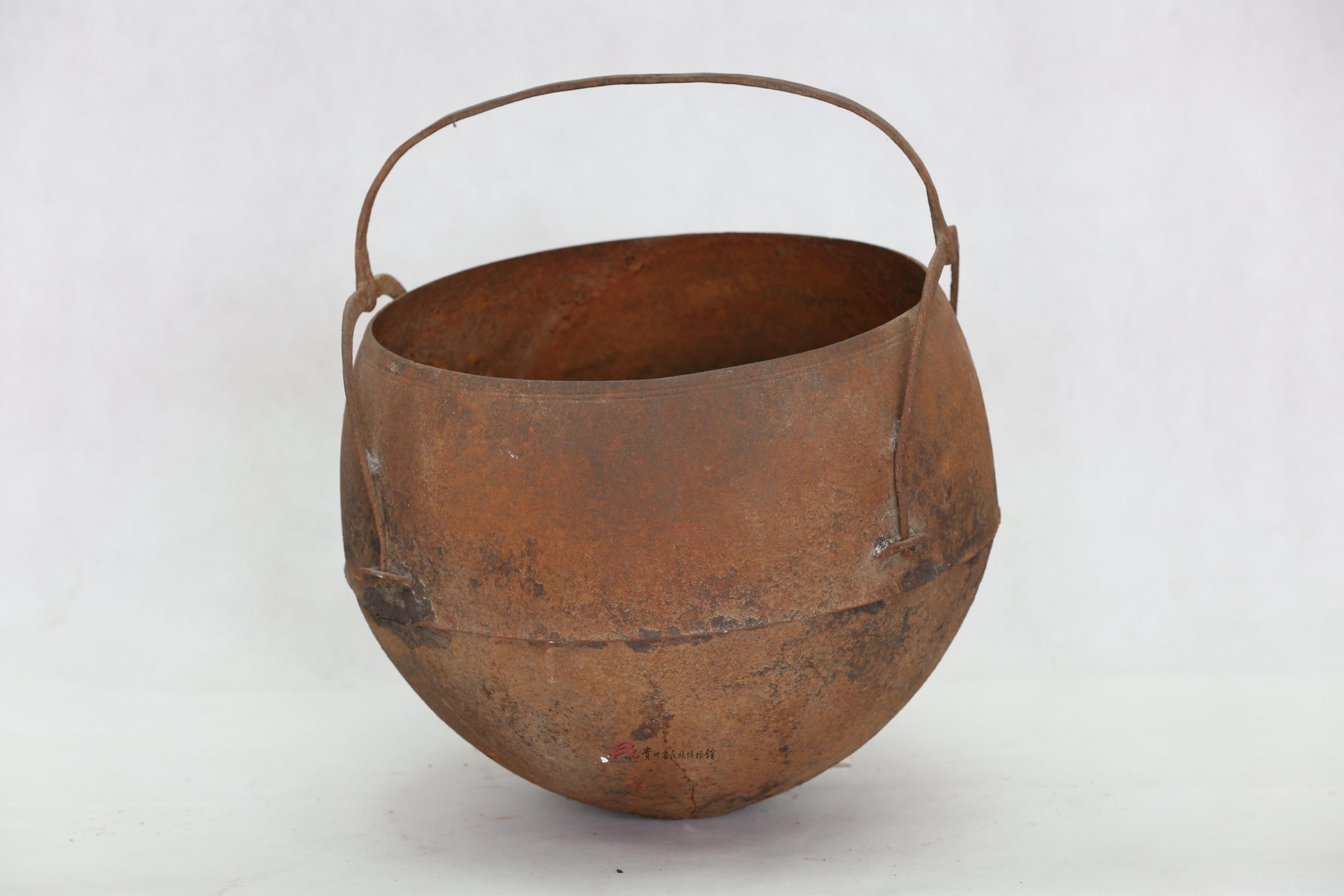 当代石阡仡佬族铁鼎罐