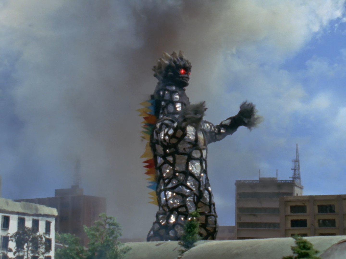  /p> p>玛扎拉斯星人操控的,全身覆盖着镜子的奇特怪