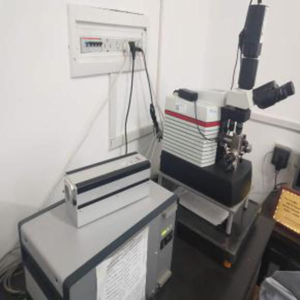 扫描电镜与透射电镜，扫描电镜与透射电镜在仪器构造,成像机理