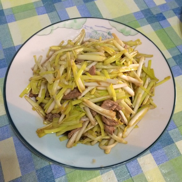 韭黄肉末