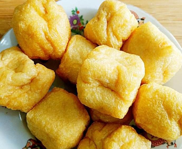  p>油豆腐是岳池一种风味独特的食品.