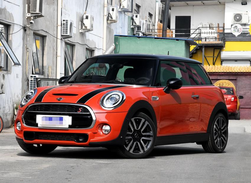 18万买了MINI 3-DOOR，5400公里后车主说了这九个字！_百科TA说