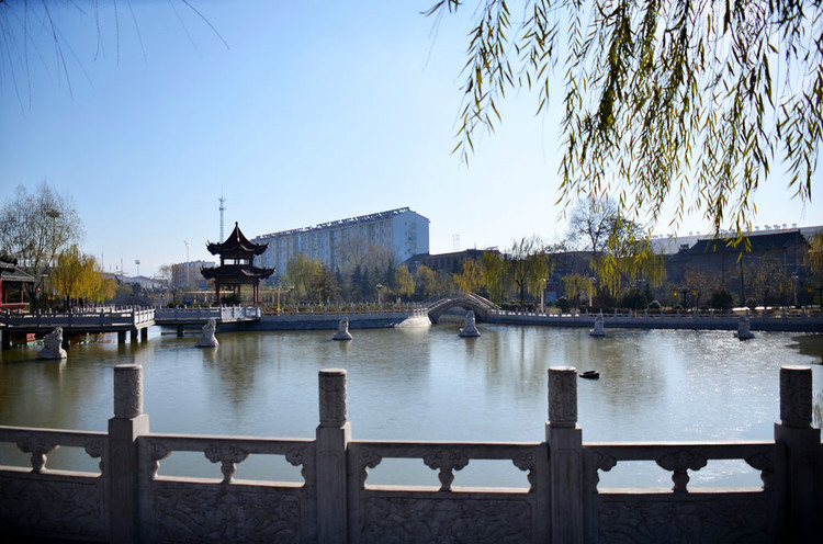  p data-id="gnzlcyfuuy">九龙公园位于翼城县城南部,东与奥体中心