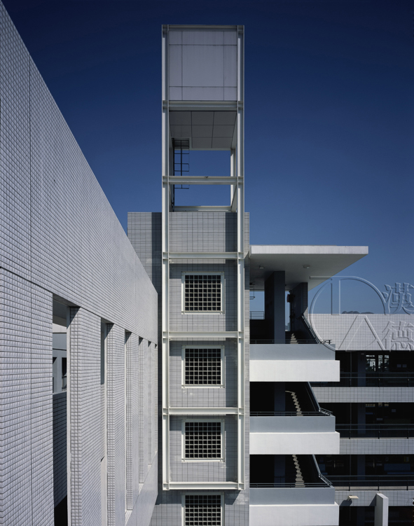  p data-id="gnb2u3bpzn">拔萃书院是香港最早的男女混合学校,由天主