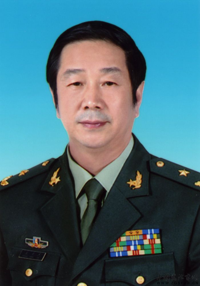  /p> p>陆军少将军衔,现任: a target="_blank" href="/item/中国人民