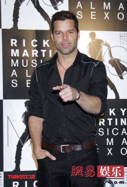  p>瑞奇·马丁(ricky martin),1971年12月24日出生于波多黎各圣胡安