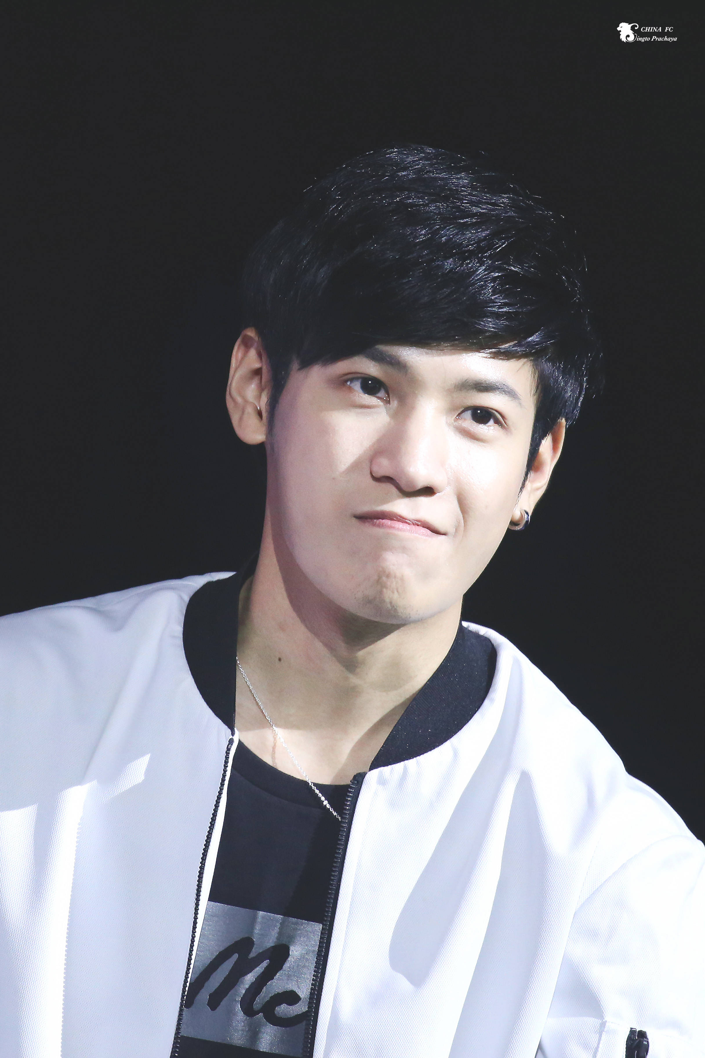  p>巴拉奇亚·鲁洛(singto),1994年7月28日出生于泰国曼谷,泰国男演员