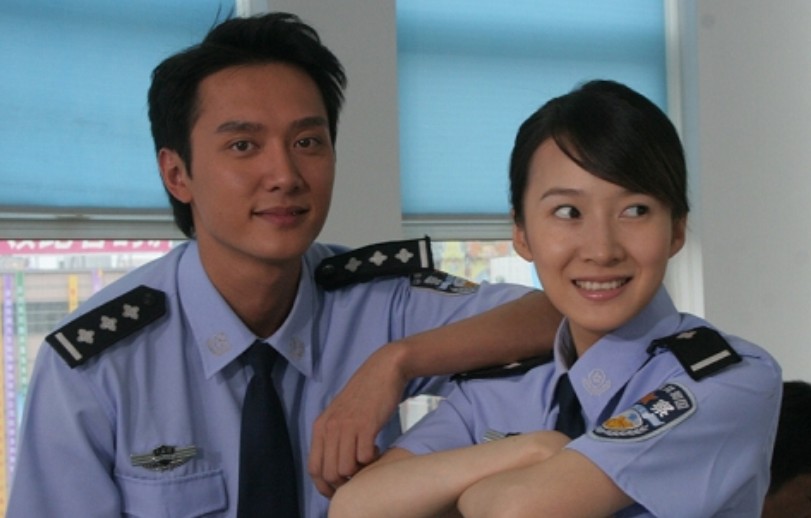  p>香港atv版《非常女警》是35集电视连续剧,讲述了两位生于警察世家