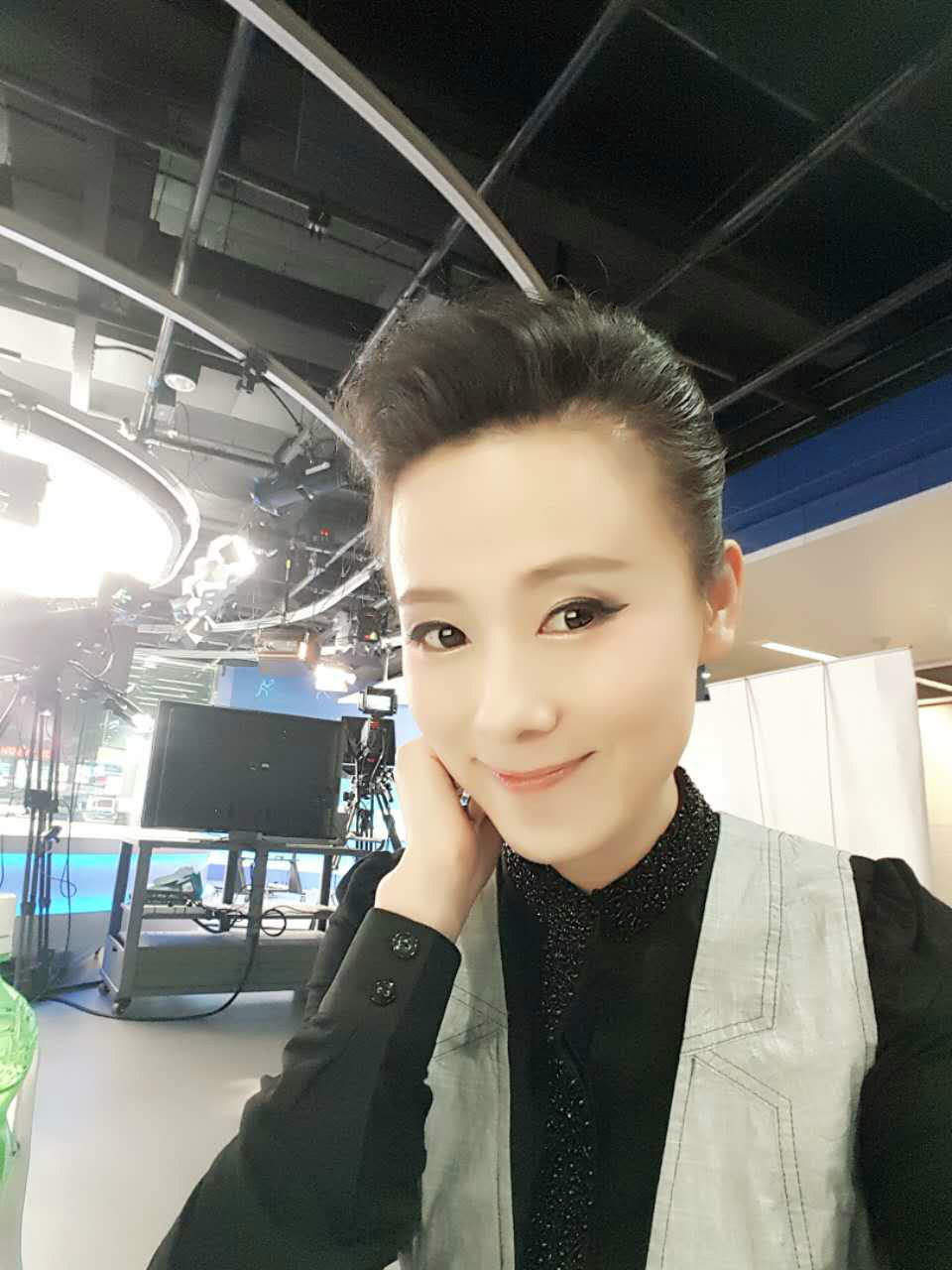  p>杨一  a target="_blank" href="/item/中