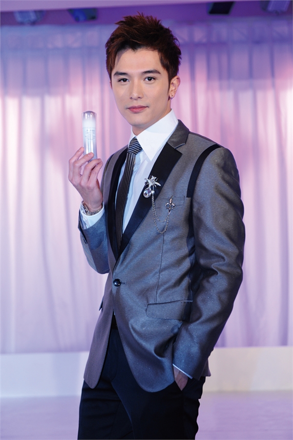  p>邱泽(roy chiu),1981年10月14日出生于台湾省台北市,中国台湾影视