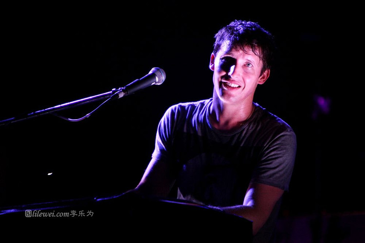  p>詹姆斯·布朗特(james blunt),1974年2月22日出生于 a target="