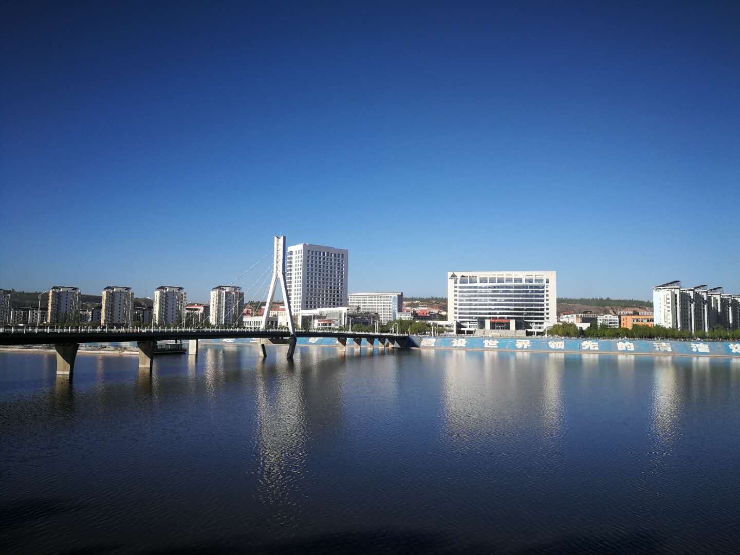  p>大柳塔镇位于陕西省 a target="_blank" href="/item/神木市