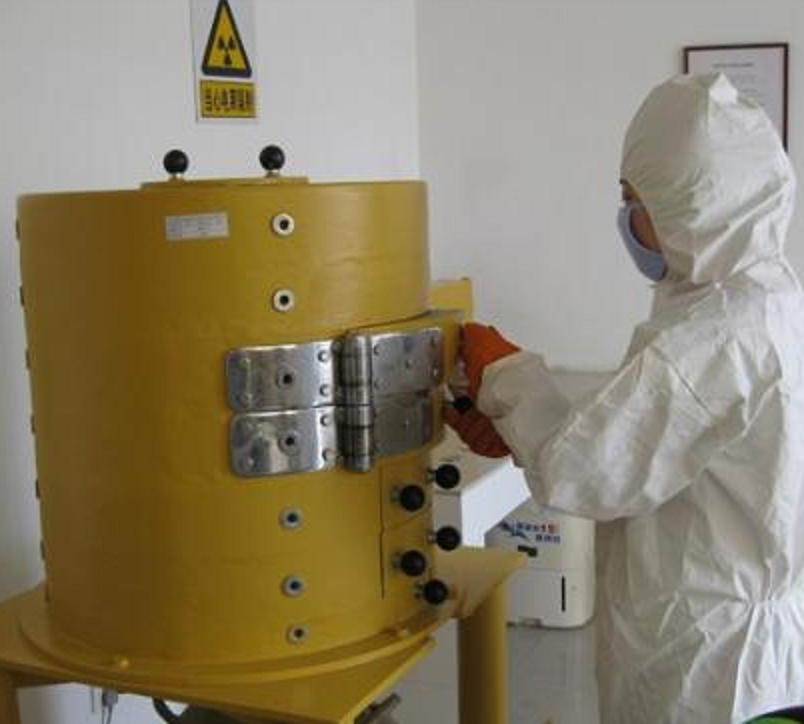 放射性同位素温差发电器