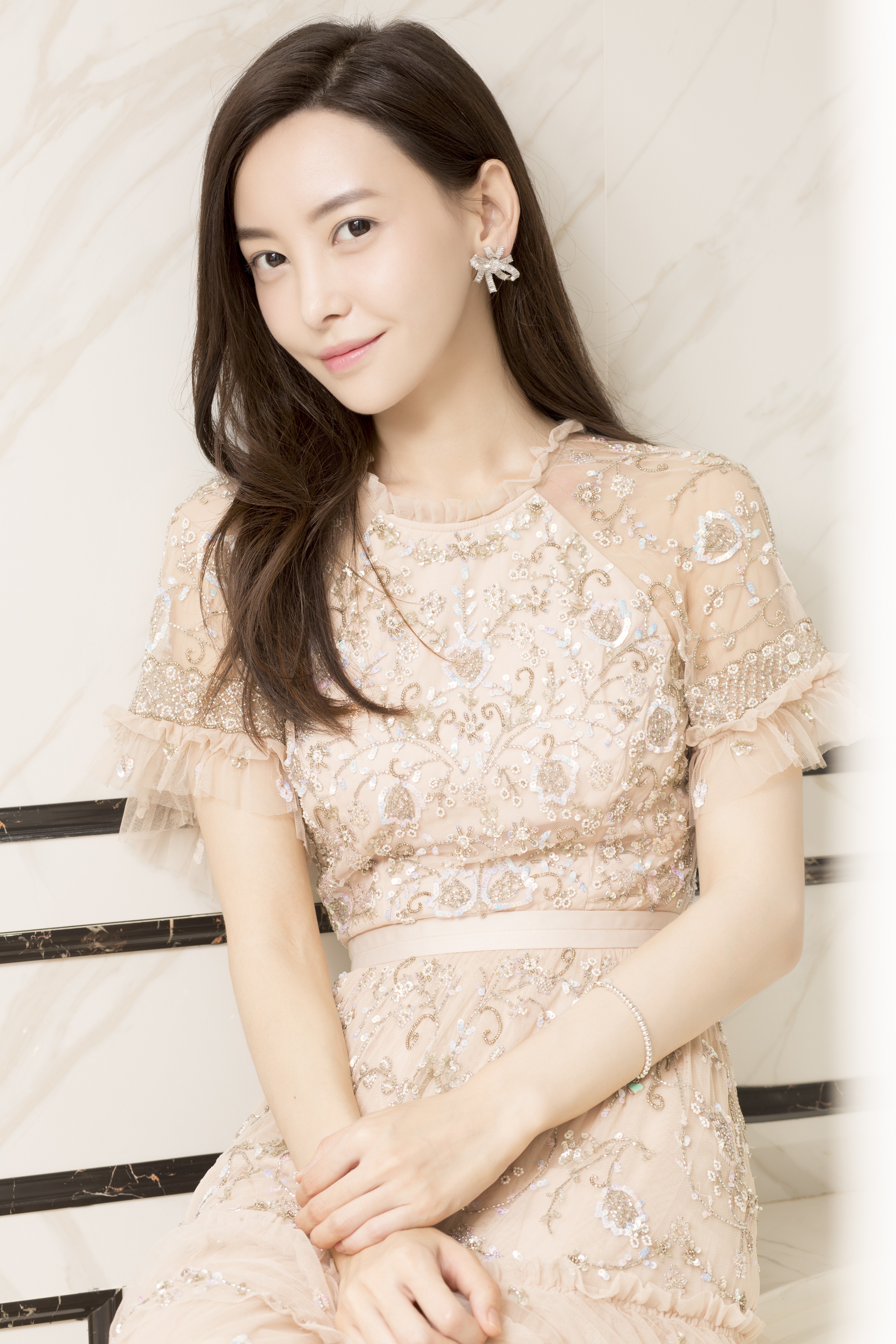  p>于文文(kelly),1989年11月7日出生于辽宁省大连市,加拿大籍影视女